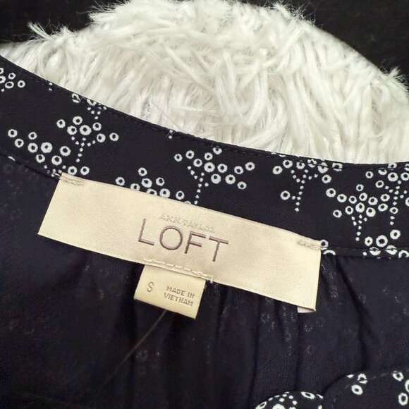 NWT Women Loft Sleeveless Lightweight Blouse in Navy Blue Size Small - Picture 6 of 8